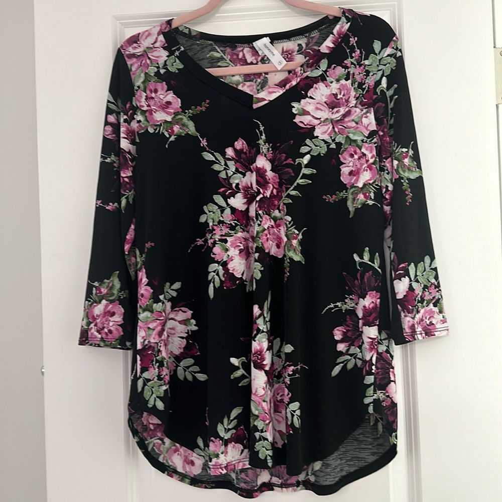 Honeyme top, slinky material, 3/4 sleeves